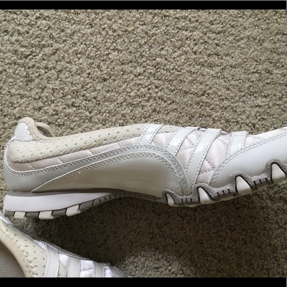 NWOT Sketchers “no-tie” laces shoe/ size 8.5. - Picture 3 of 4